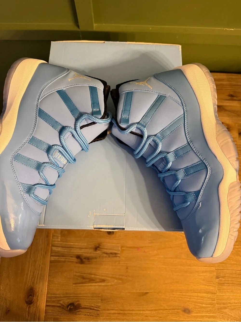 Air Jordan Pantone - 11s only